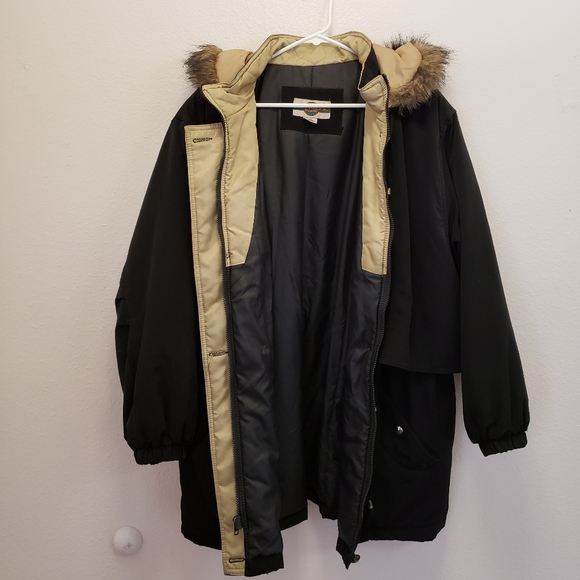 Outbrook - Black Coat - Picture 4 of 5
